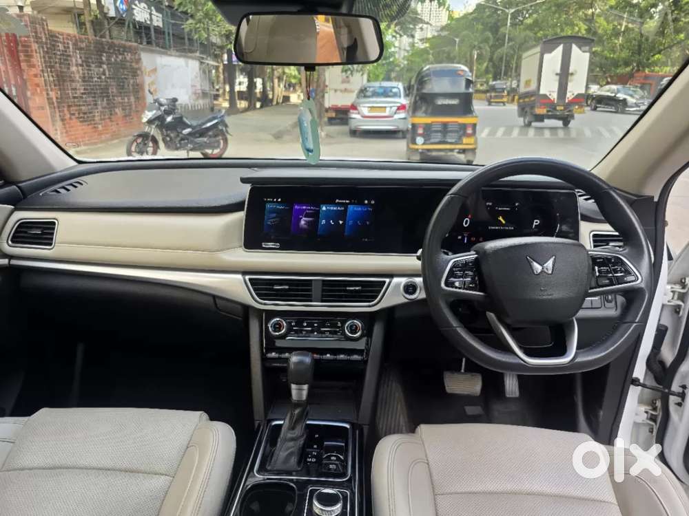 Mahindra Xuv700 2.2 Ax 7 Diesel At Luxury Pack Str, 2022, Diesel