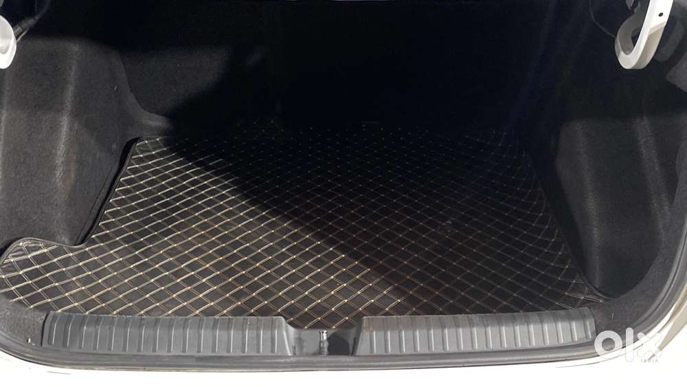 Skoda Slavia 1.0 Tsi Style At, 2023, Petrol