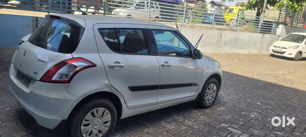 Maruti Suzuki Swift 1.2 Vxi Abs, 2011, Petrol