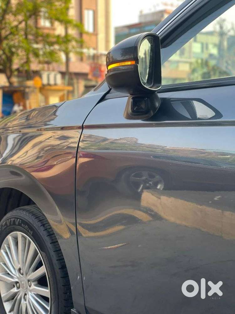 Honda Amaze 2nd Gen Vx, 2025, Petrol