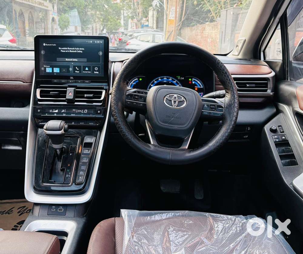 Toyota Innova Hycross 2.0 Zx Hybrid 7 Str, 2023, Petrol
