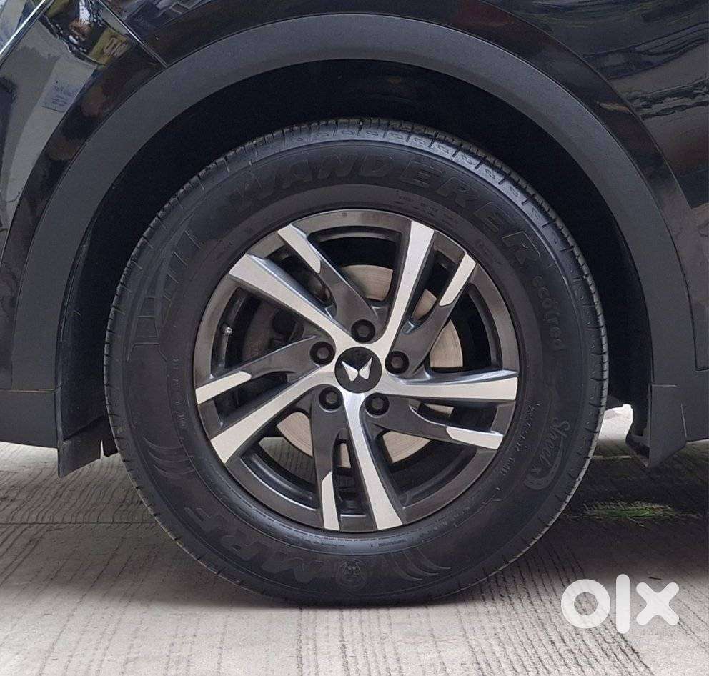 Mahindra Xuv700 2.2 Ax 5 Diesel At 7 Str, 2024, Diesel