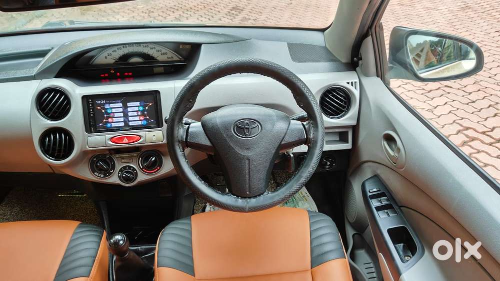 Toyota Etios 2010-2012 G, 2011, Petrol