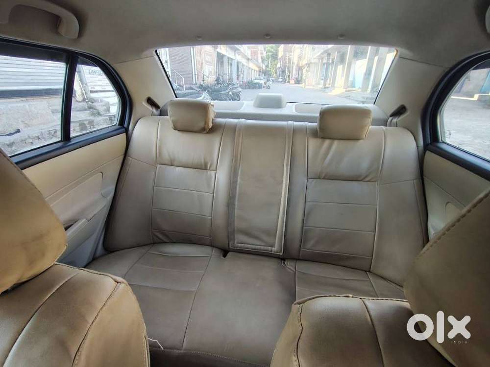 Maruti Suzuki Swift Dzire Vxi Optional, 2017, Petrol
