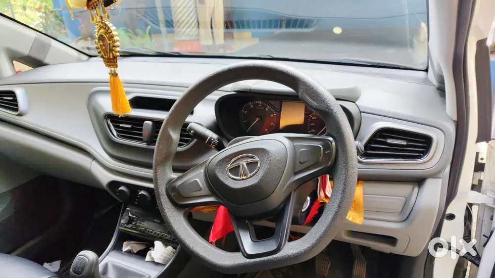 Tata Altroz 1.2 Xe 2019 ഓണർ Amma മോൾ ആണ്.