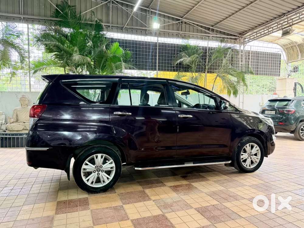 Toyota Innova Crysta 2.8 Zx At 7 Seater, 2016, Diesel