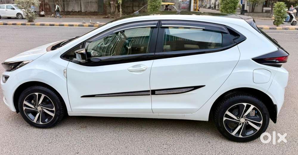 Tata Altroz Xz Plus (s), 2023, Petrol