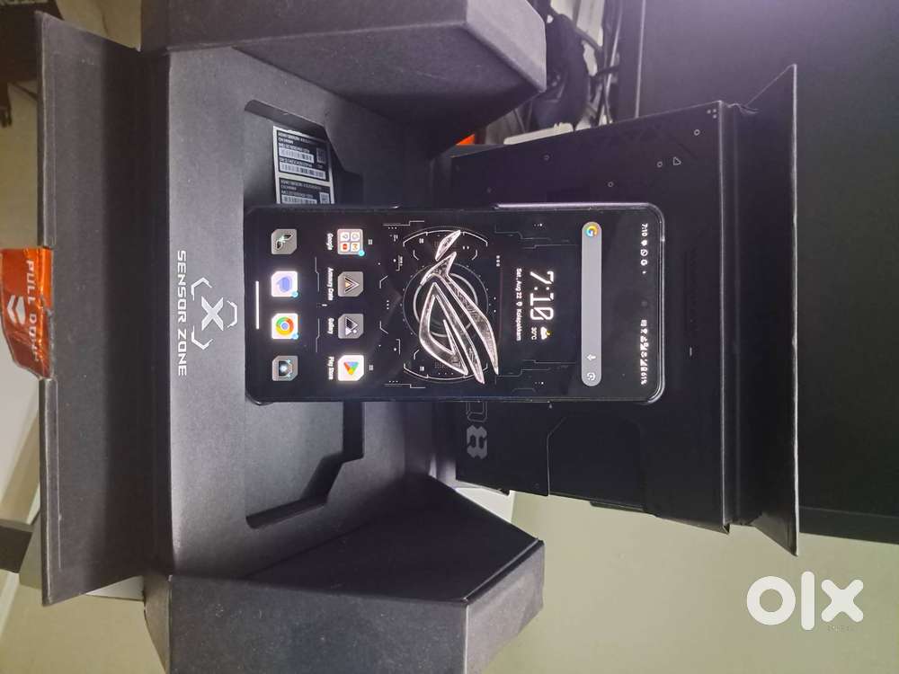 ROG Phone 8 pro - 16GB RAM  512GB Storage