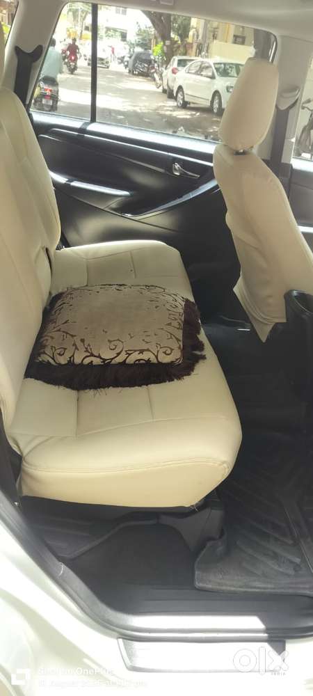Toyota Innova Crysta 2.4 G Plus Mt 8 Str, 2024, Diesel