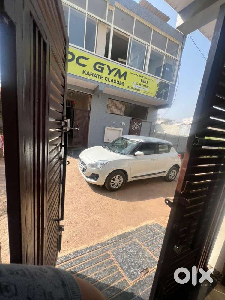 Maruti Suzuki Swift 2023 Petrol Well Maintained