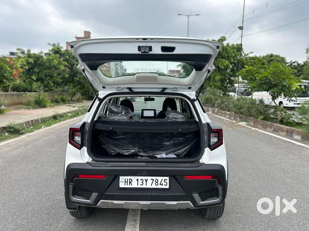 Mahindra Xuv 3xo Mx3, 2025, Petrol
