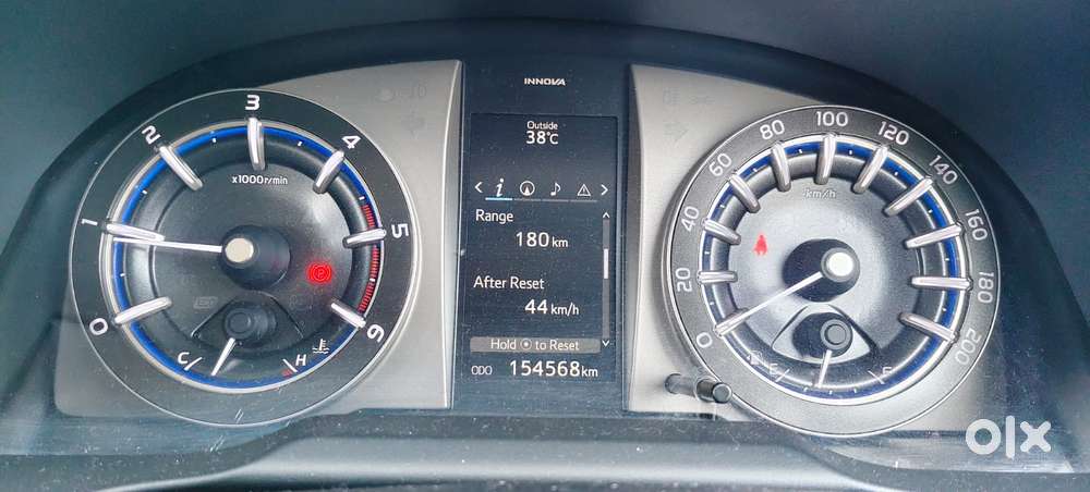 Toyota Innova Crysta 2.4 V 8 Str, 2017, Diesel