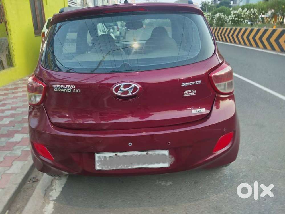 Hyundai Grand I10 Sportz, 2016, Petrol