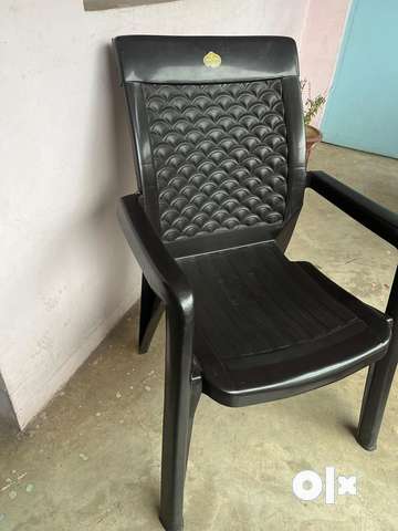 Paras chair outlet price