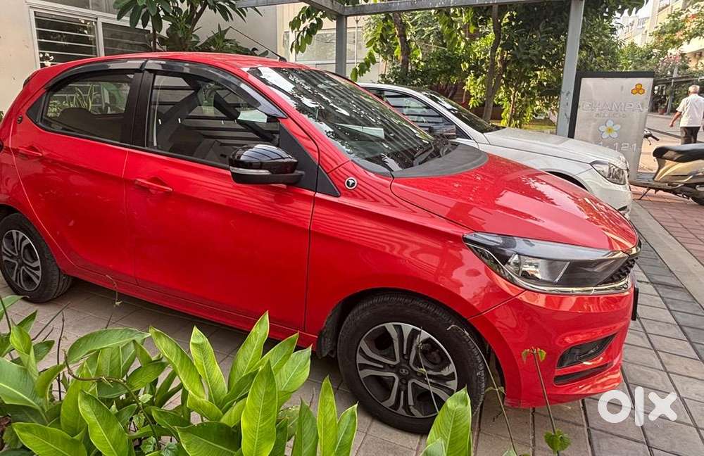 Doctor Owned Tata Tiago Petrol 2004 Model