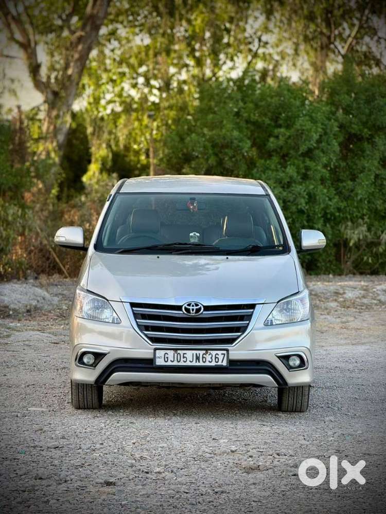 Toyota Innova 2.5 Vx 8 Str Bs-iii, 2016, Diesel