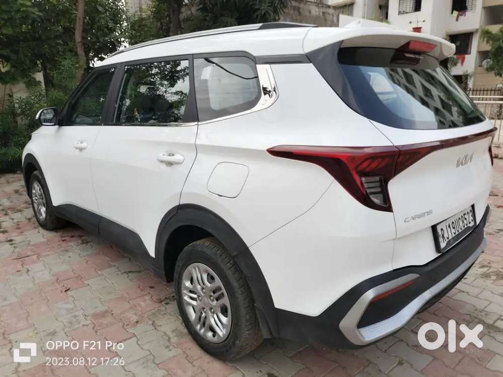 Kia Carens 2023 Petrol 95100 Km Driven