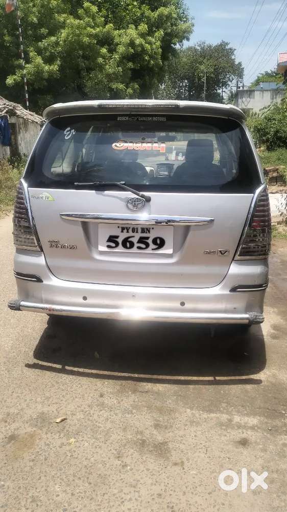 Toyota Innova 2012