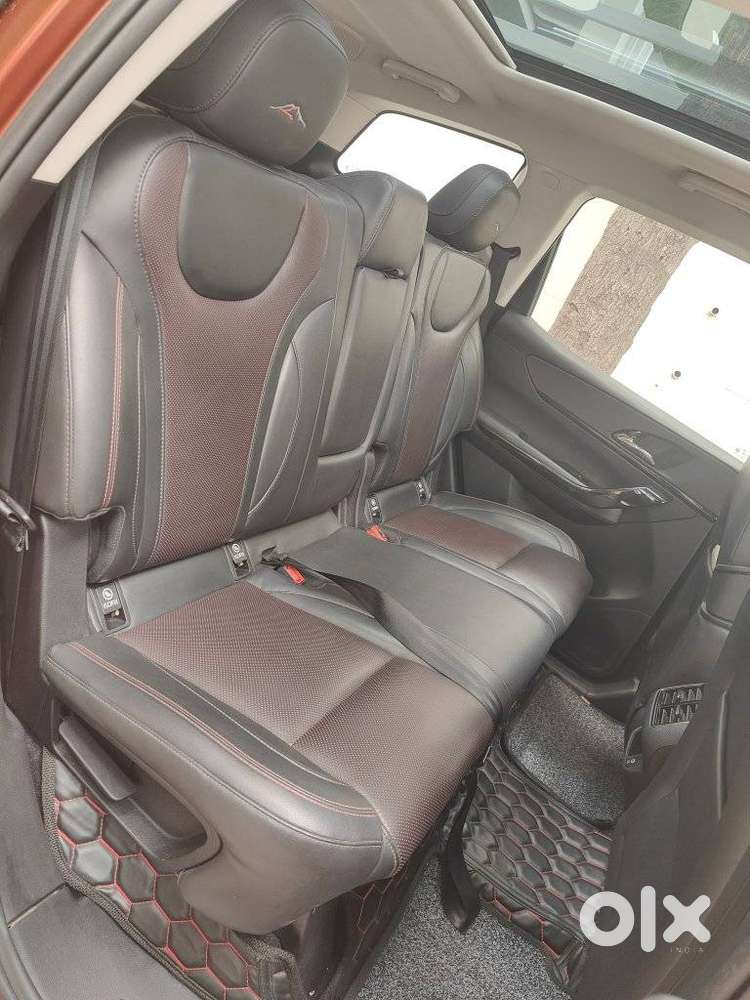 Mahindra Xuv700 2.2 Ax 7 Diesel At Luxury Pack Str Awd, 2024, Diesel