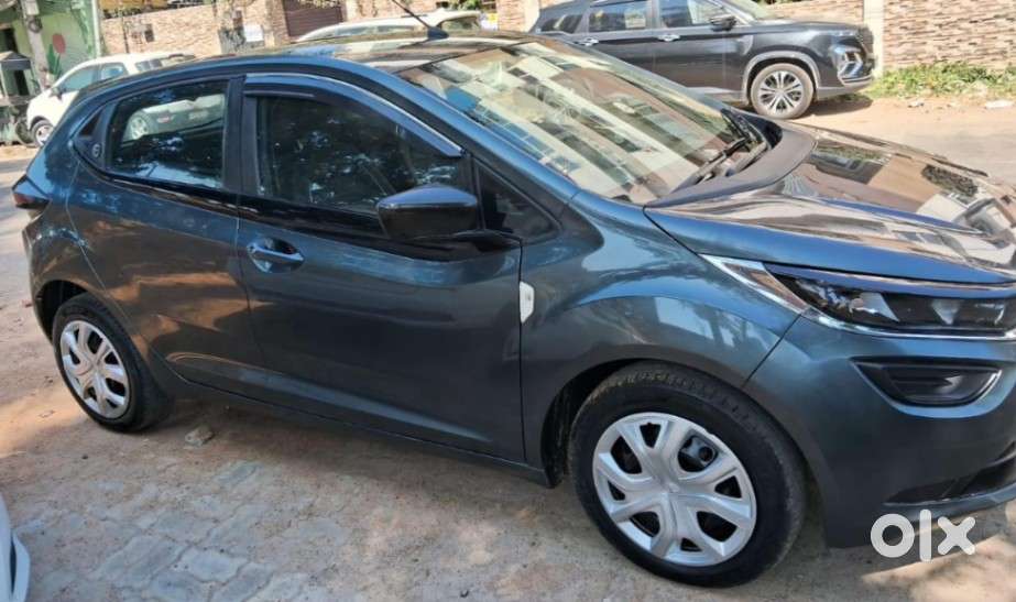 Tata Altroz 1.2 Xm Plus, 2023, Petrol