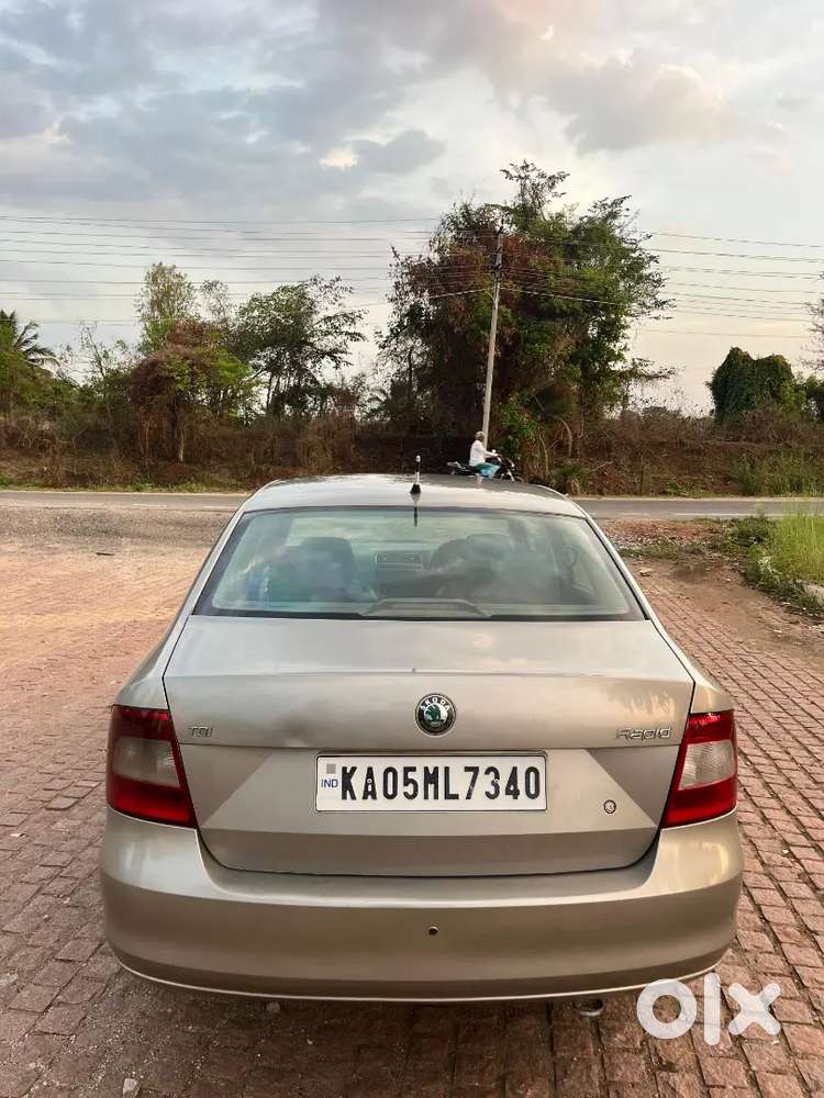 Skoda Rapid 1.6 Ambition 2012