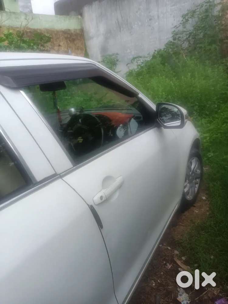 Maruti Suzuki Dzire 1.2 Zxi 2013