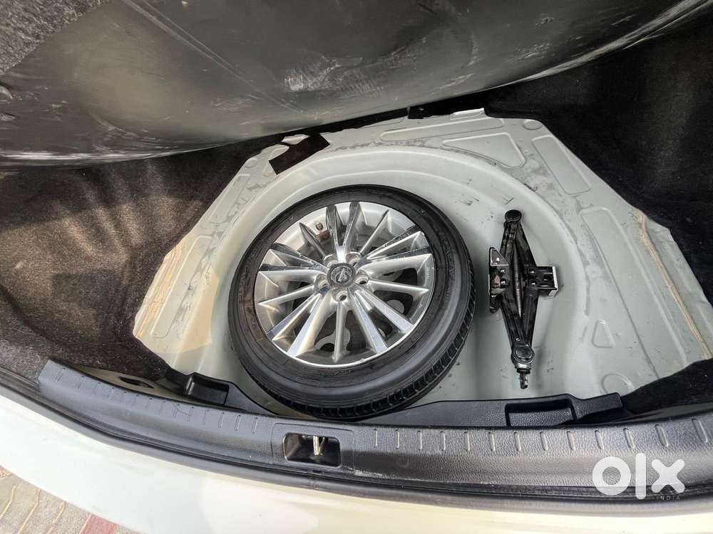 Toyota Corolla Altis Vl At, 2015, Petrol