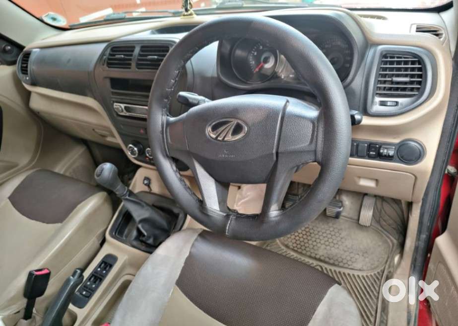 Mahindra Tuv 300 T4 Plus, 2016, Diesel