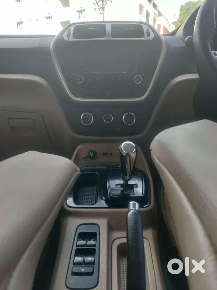 Mahindra Tuv 300 T8 Amt, 2015, Diesel