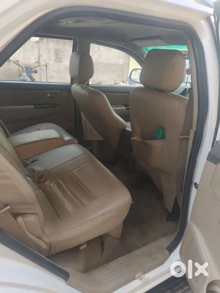 Toyota Fortuner 2012 Diesel 140000 Km Driven