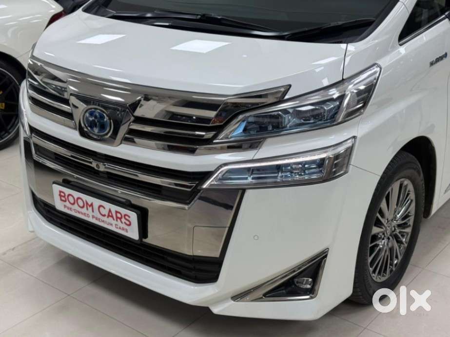 Toyota Vellfire 2.5 Hybrid, 2022, Petrol