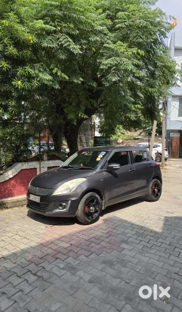 Well-maintained 2016 Maruti Suzuki Swift Vxi Petrol