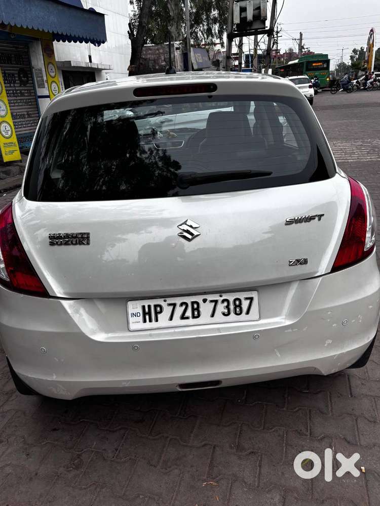 Maruti Suzuki Swift 2017 Petrol 70000 Km Driven