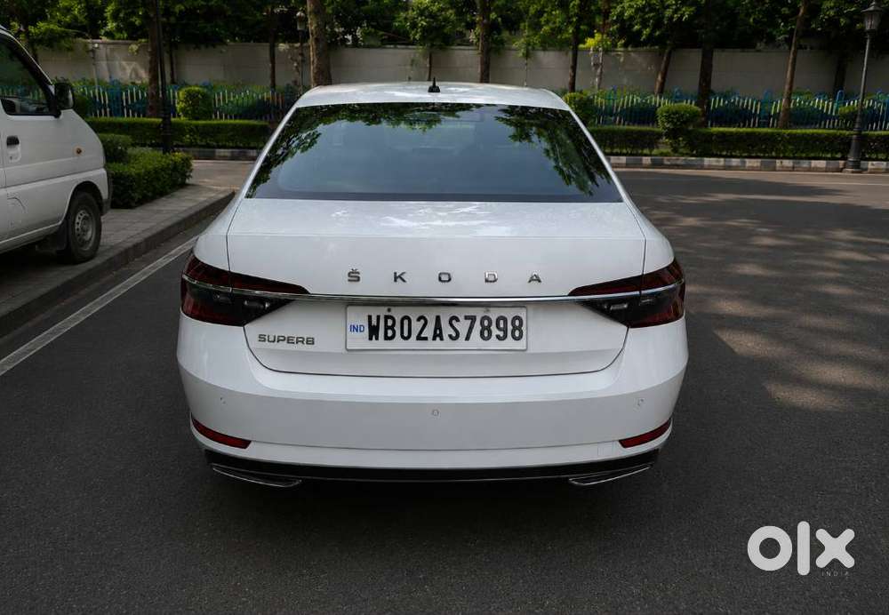 Skoda Superb 2.0 L&k Tsi At, 2022, Petrol