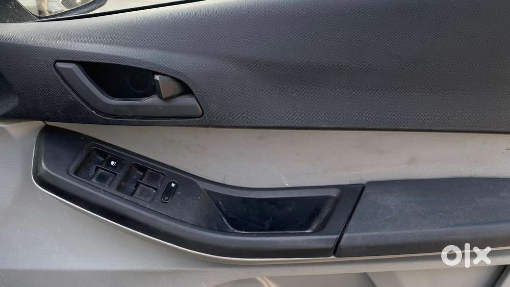 Tata Tiago 1.2 Revotron Xt Option, 2023, Petrol