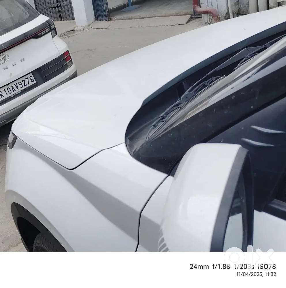 Hyundai Venue 2024(october) Diesel 5400 Km Drive