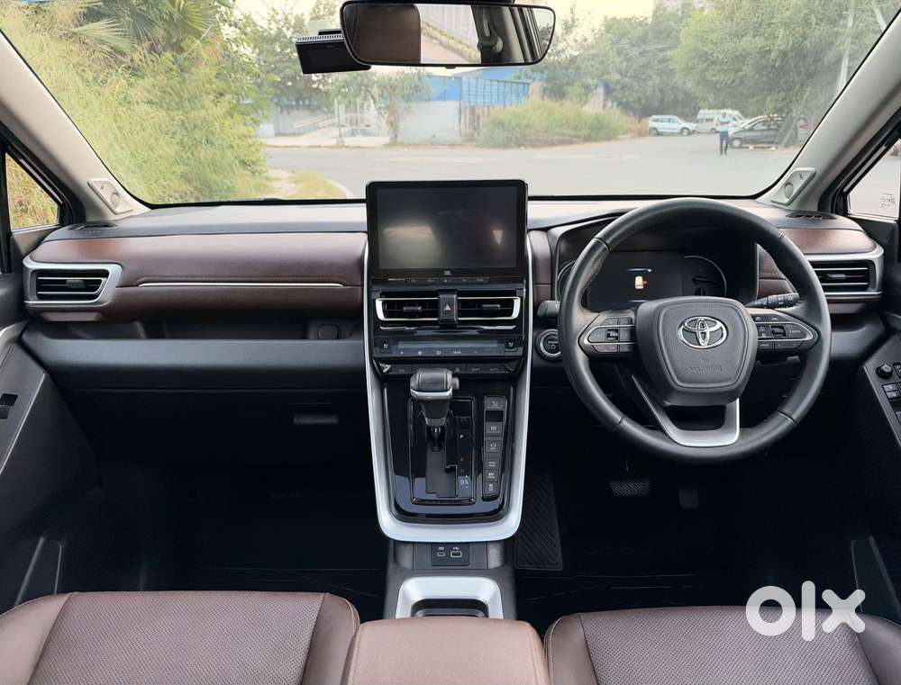 Toyota Innova Hycross 2.0 Zx (o) Hybrid 7 Str, 2024, Petrol