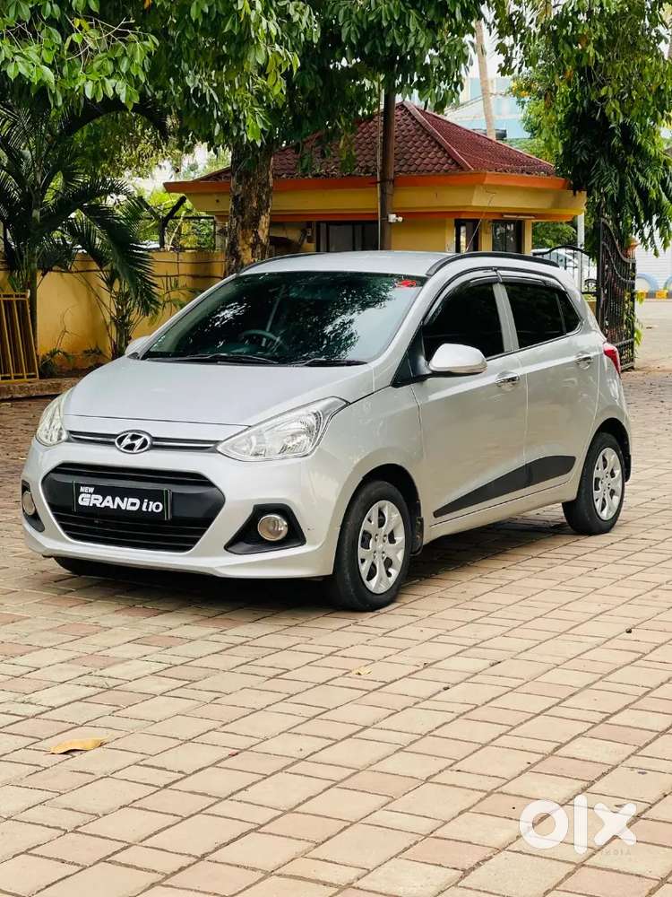 Hyundai Grand I10 2017 Petrol 79216 Km Driven