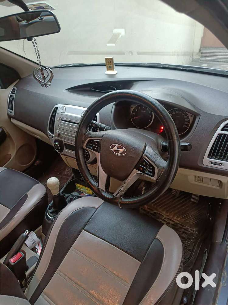 Original Paint, Well Maintained With Service Record, Automatic Climate