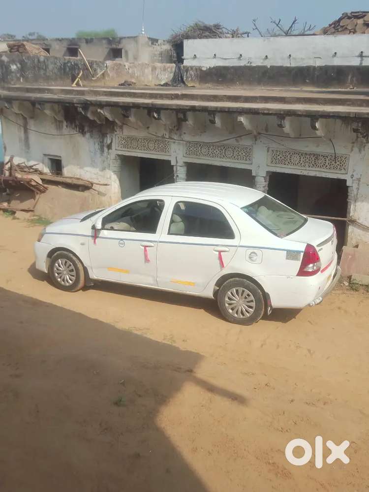 2016 Gaadi White Colour