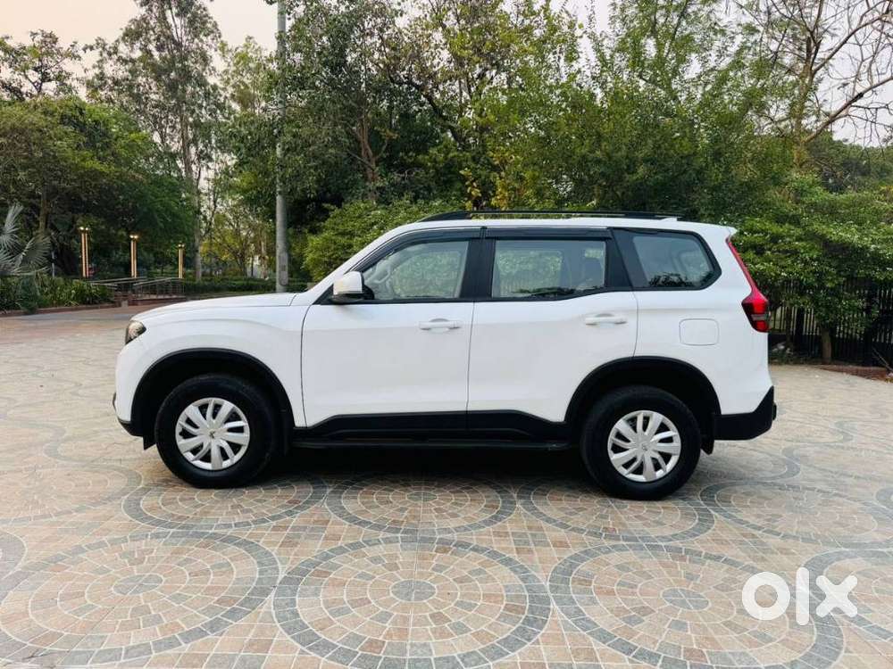 Mahindra Scorpio N Z4 Petrol Mt 7 Str (e), 2025, Petrol
