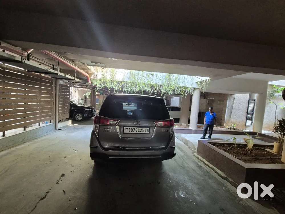 Toyota Innova Crysta Zx 2.4 Diesel Mt  2018  First Owner