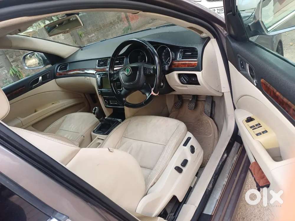 Skoda Superb
1st Onwer
Petrol
2011 Model 2031 Tak Pas
Totally Original