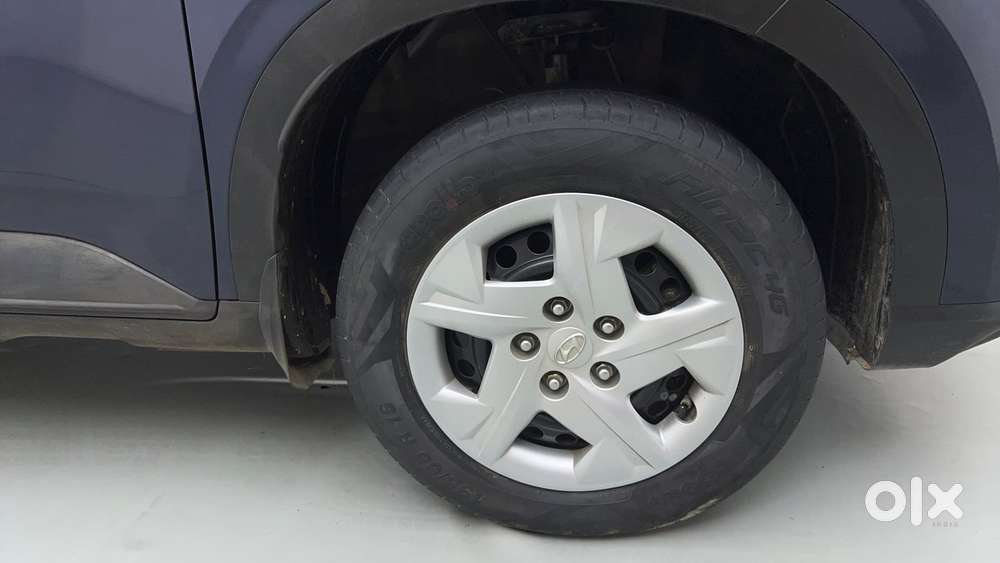 Hyundai Venue 1.2 S (o), 2022, Petrol