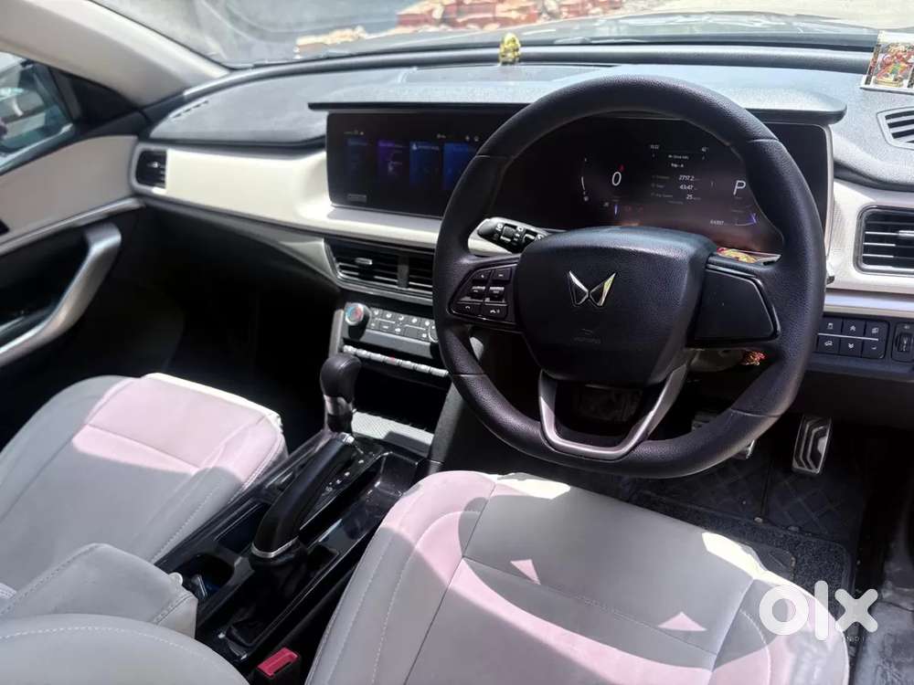 Mahindra Xuv700 2.2 Ax 3 Diesel At 5 Str, 2022, Diesel