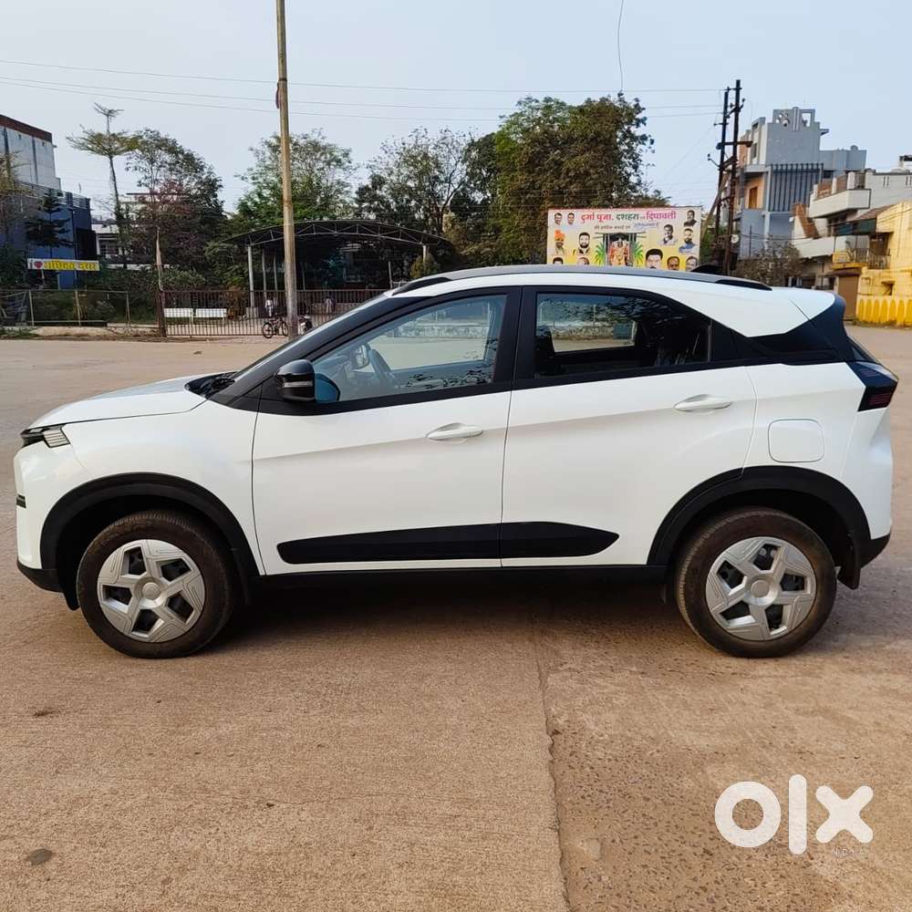 Tata Nexon Pure 1.2 S Revotron Petrol 6 Mt, 2025, Petrol