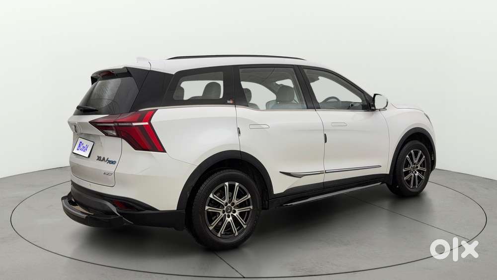 Mahindra Xuv700 Ax 5 Petrol Mt 7 Str (e), 2023, Petrol