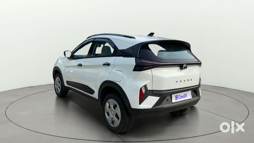 Tata Nexon Pure (s) 1.2 Petrol 6amt, 2024, Petrol