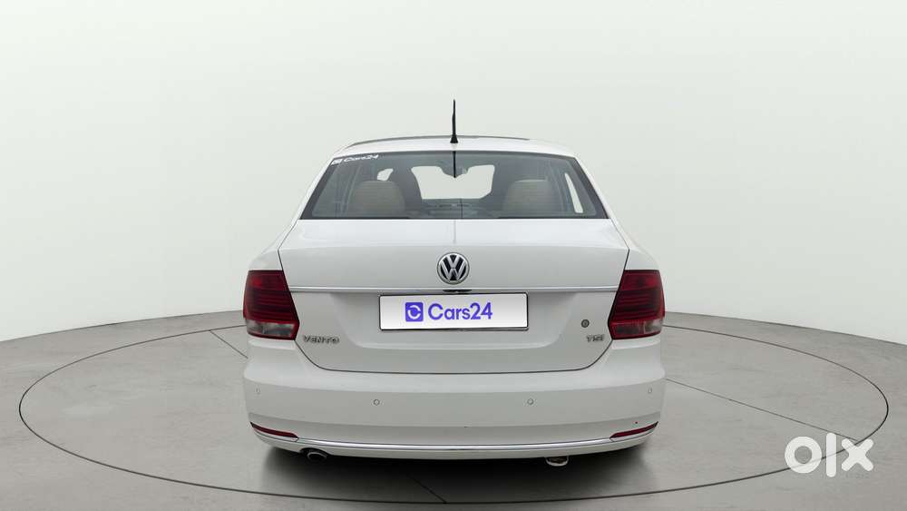 Volkswagen Vento Petrol Highline AT, 2017, Petrol
