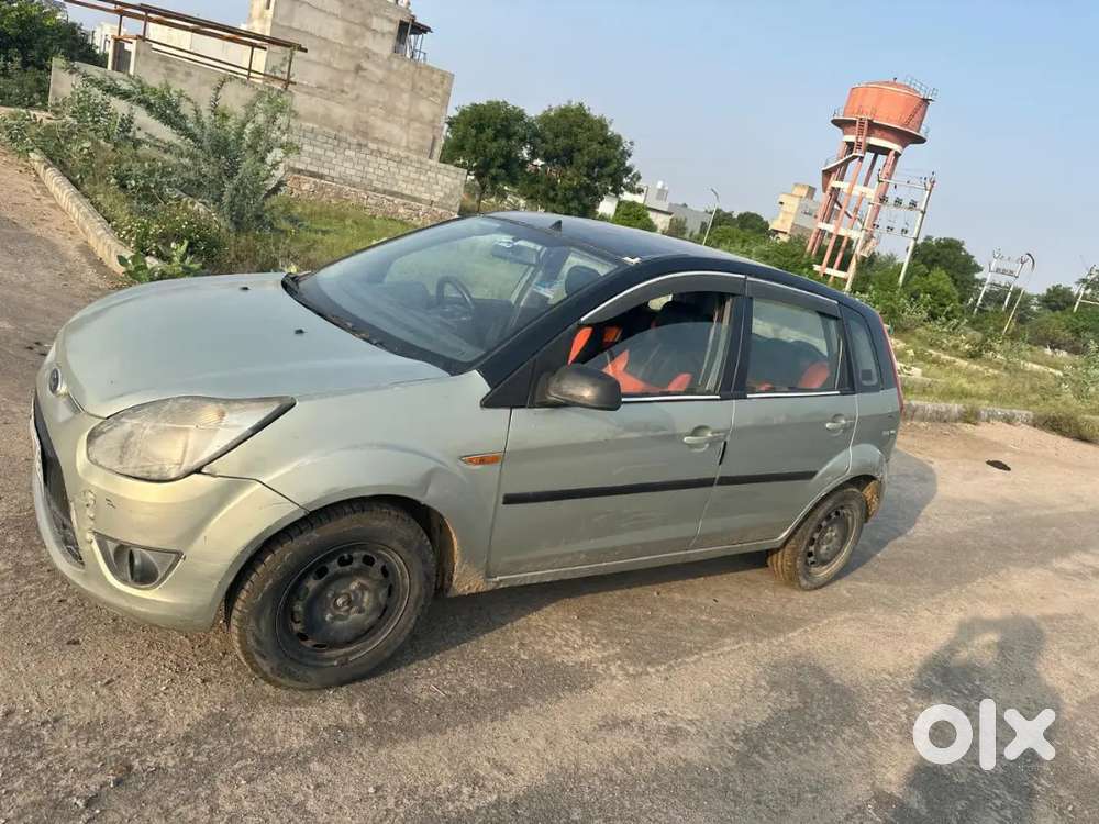 Ford Figo Zxi Petrol 2012